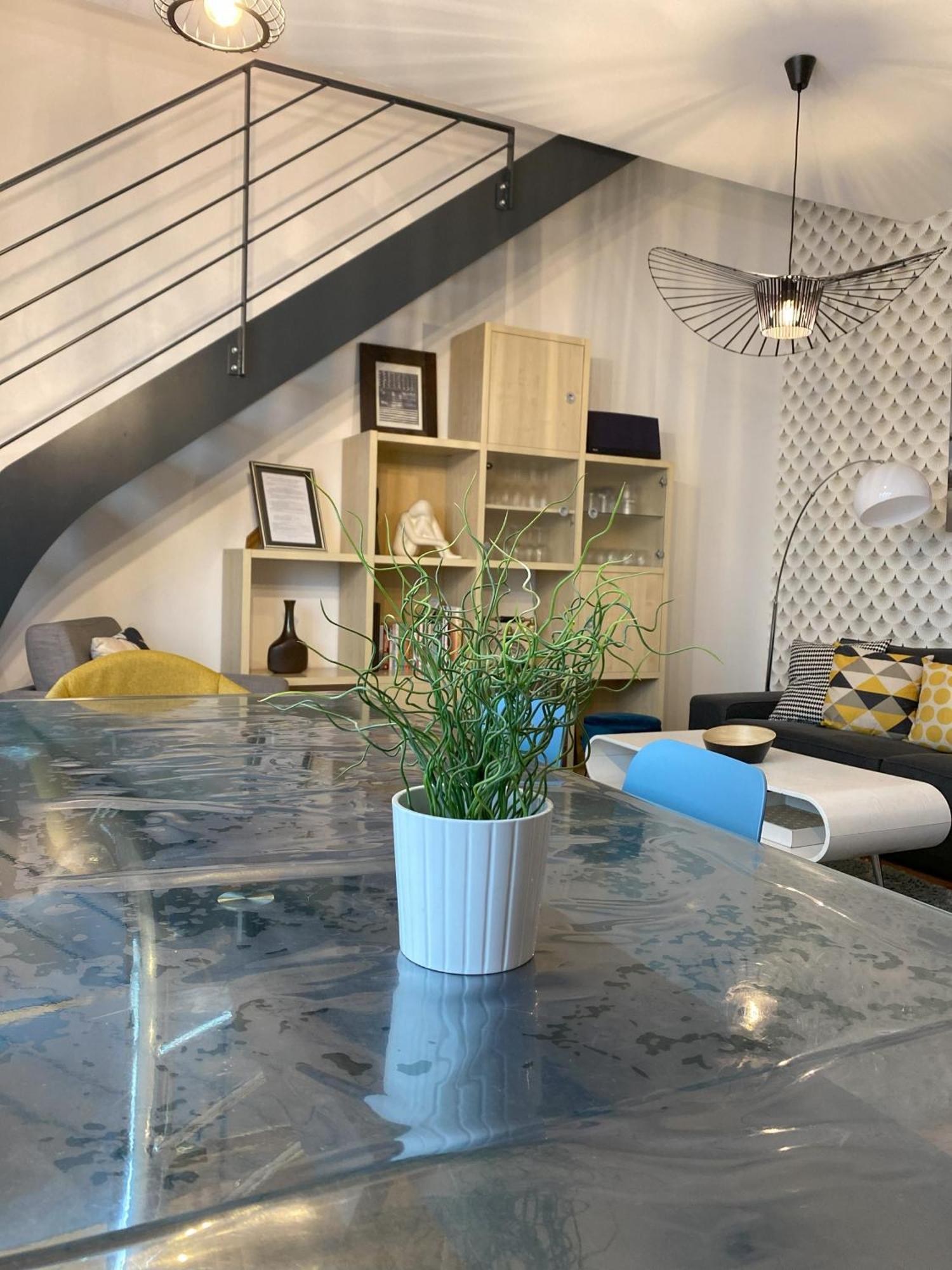 Appartement La Bonneterie Grand Part Dieu De Charme Pour 8 Personnes *