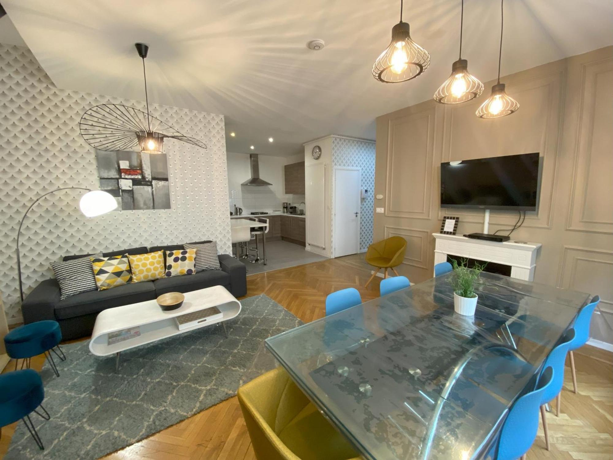 Apartment La Bonneterie Grand Part Dieu De Charme Pour 8 Personnes
