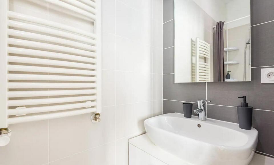 La Bonneterie Grand Part Dieu De Charme Pour 8 Personnes Apartment *